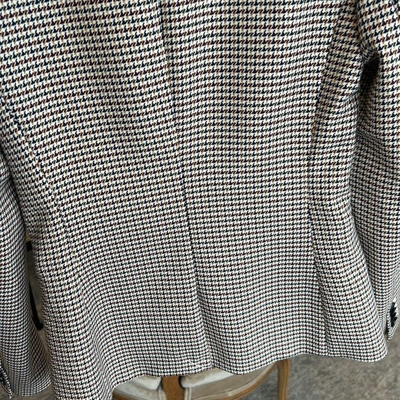 Jacket - Picture 4 of 6